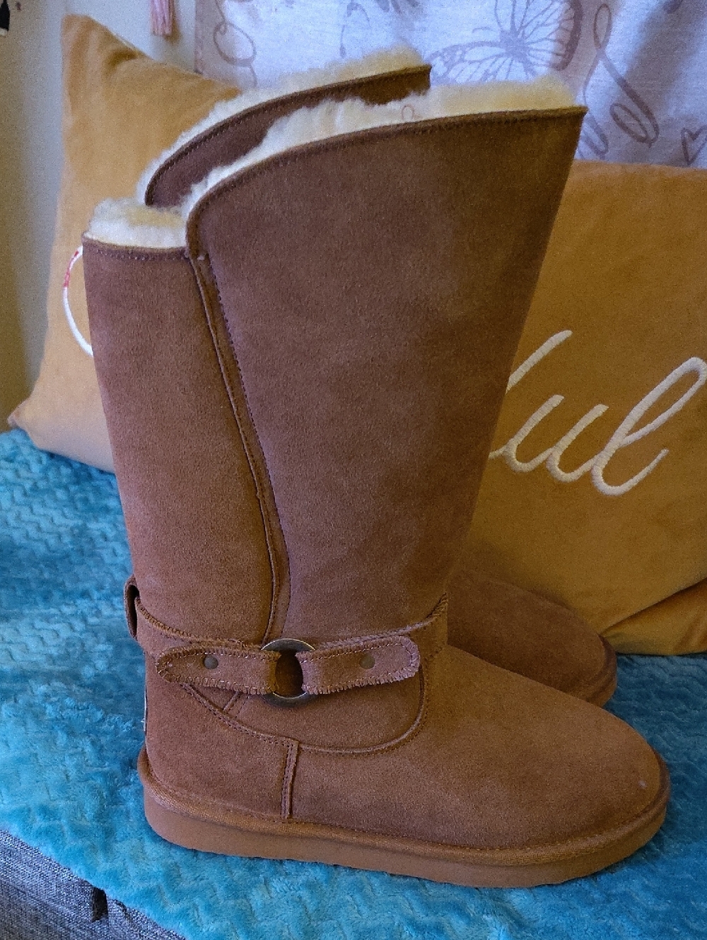 PAWZ Tan Fuzzy Lined Boot Interior View